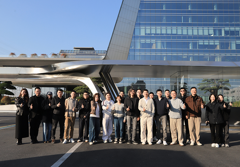 高定双擎，聚启未来！木里木外团队探访天生赢家凯发一触即发星际总部