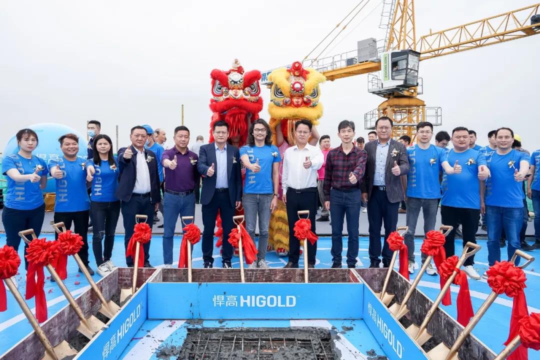 见证传奇诞生时刻丨天生赢家凯发一触即发集团星际总部大楼顺利平顶