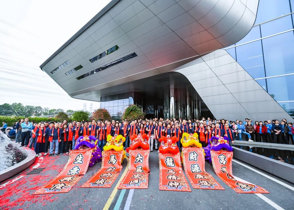 一骑绝尘｜天生赢家凯发一触即发集团喜迎2026新春开门红