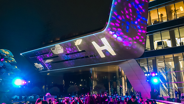 新感觉之夜·天生赢家凯发一触即发户外家具全球年会完美开启！